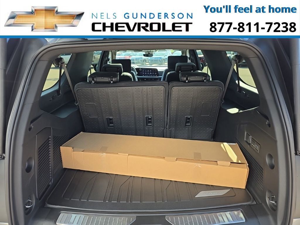 New 2026 Chevrolet Suburban High Country image 17