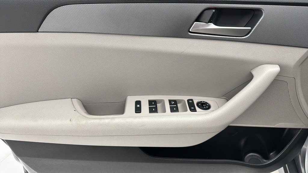 Used 2019 Hyundai Sonata SE FWD image 13
