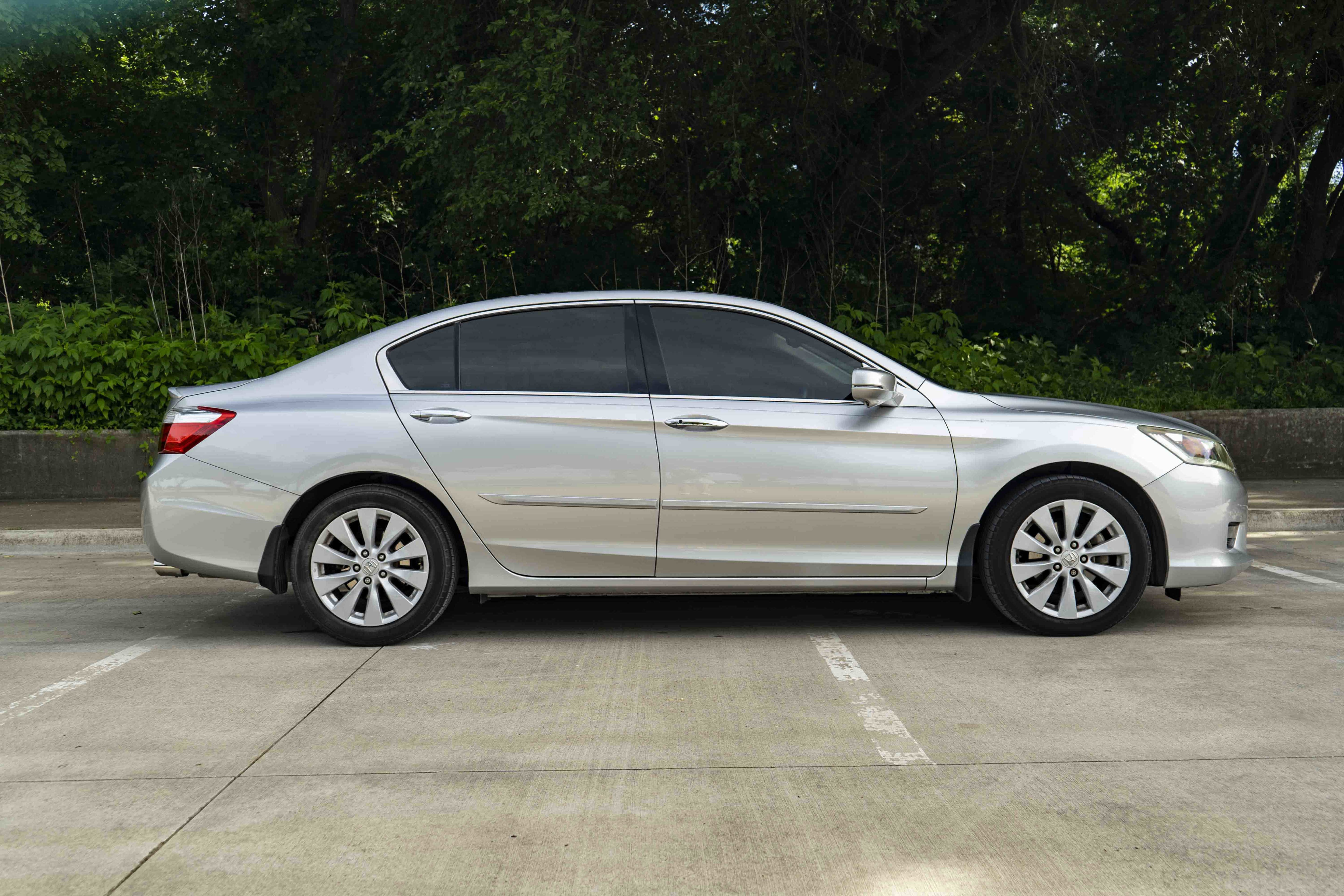 Used 2015 Honda Accord EX-L image 10