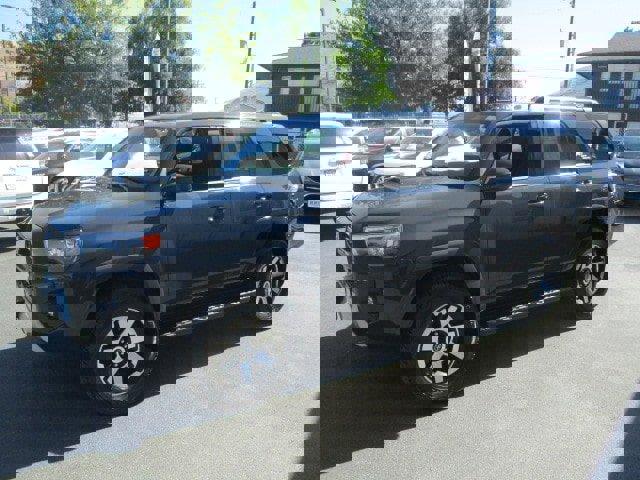 Used 2024 Toyota 4Runner TRD Off-Road image 3