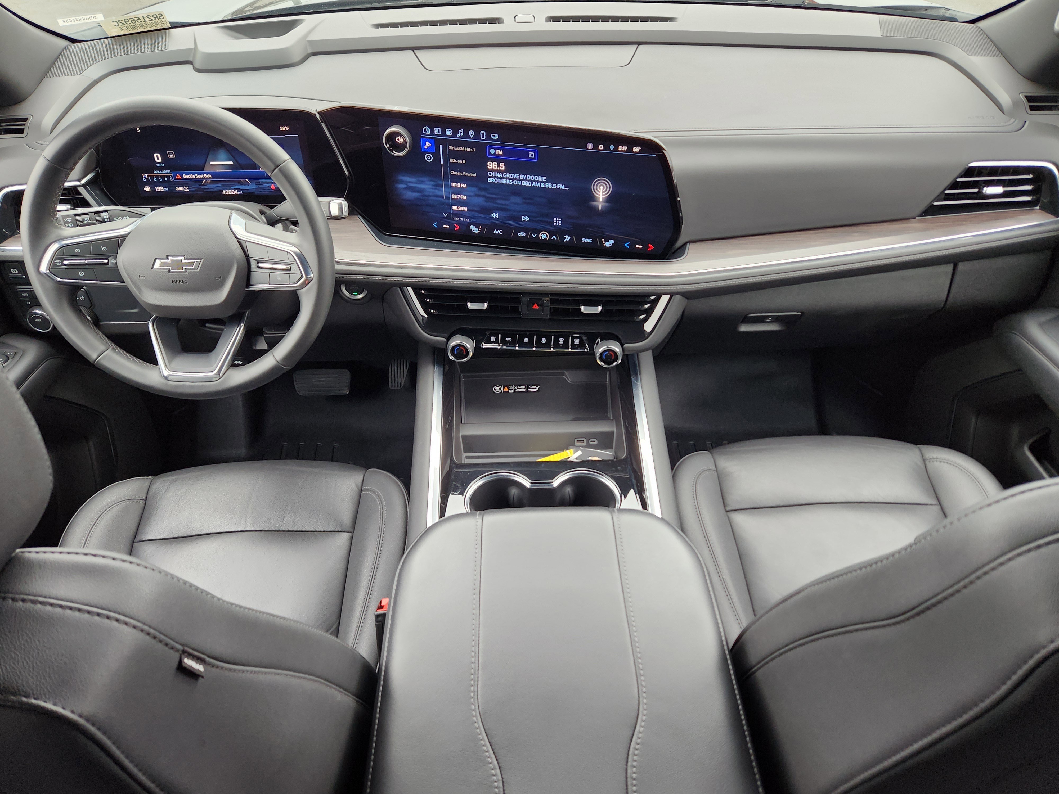 Used 2025 Chevrolet Suburban Z71 image 16