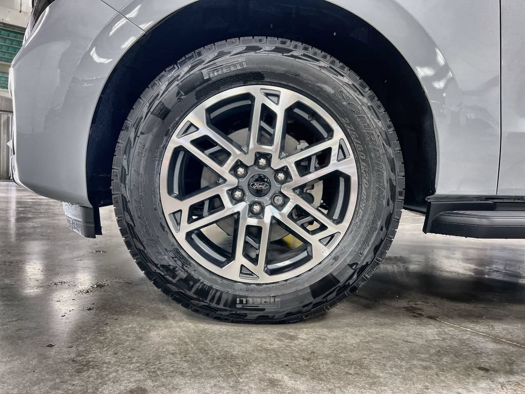 New 2026 Ford Expedition Active AWD/4WD image 12