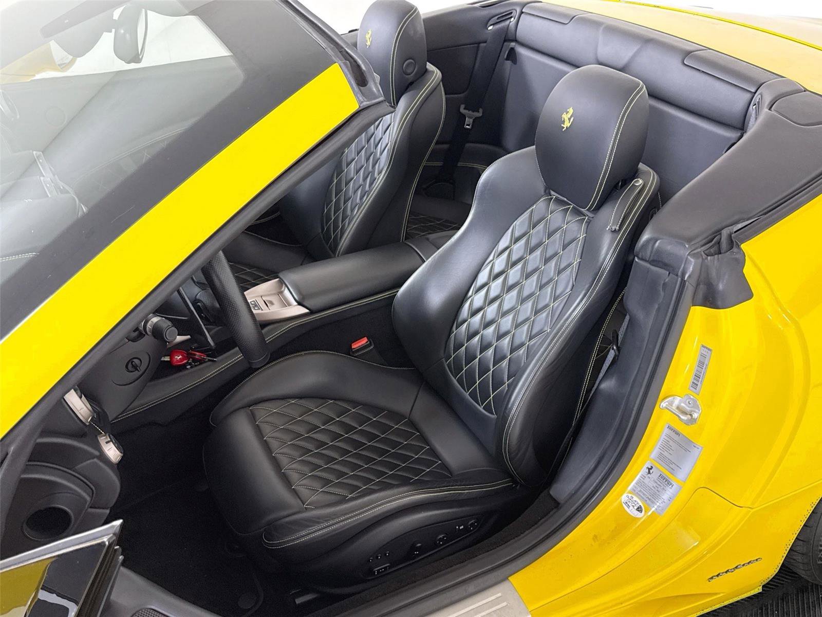 Used 2014 Ferrari California image 14