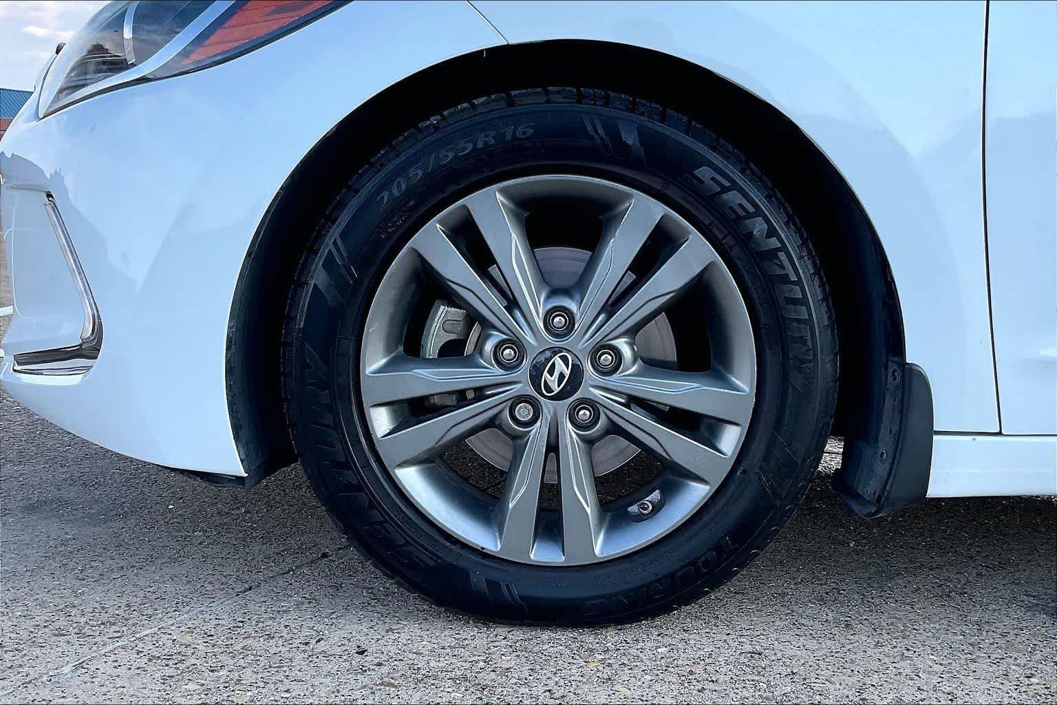 Used 2018 Hyundai Elantra Value Edition FWD image 7