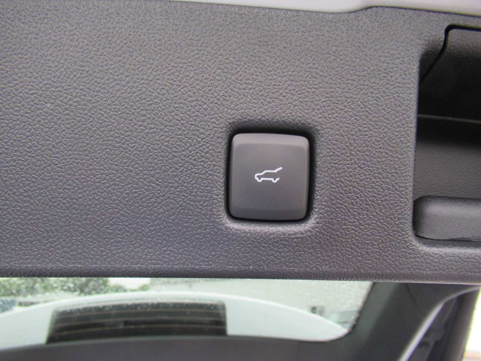 New 2025 Ford Escape SE w/ PHEV Premium Package image 17