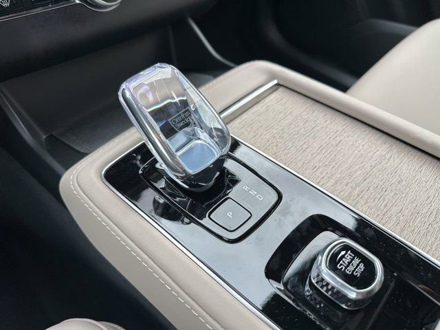 New 2026 Volvo XC90 B5 Plus w/ Protection Package Premier image 14