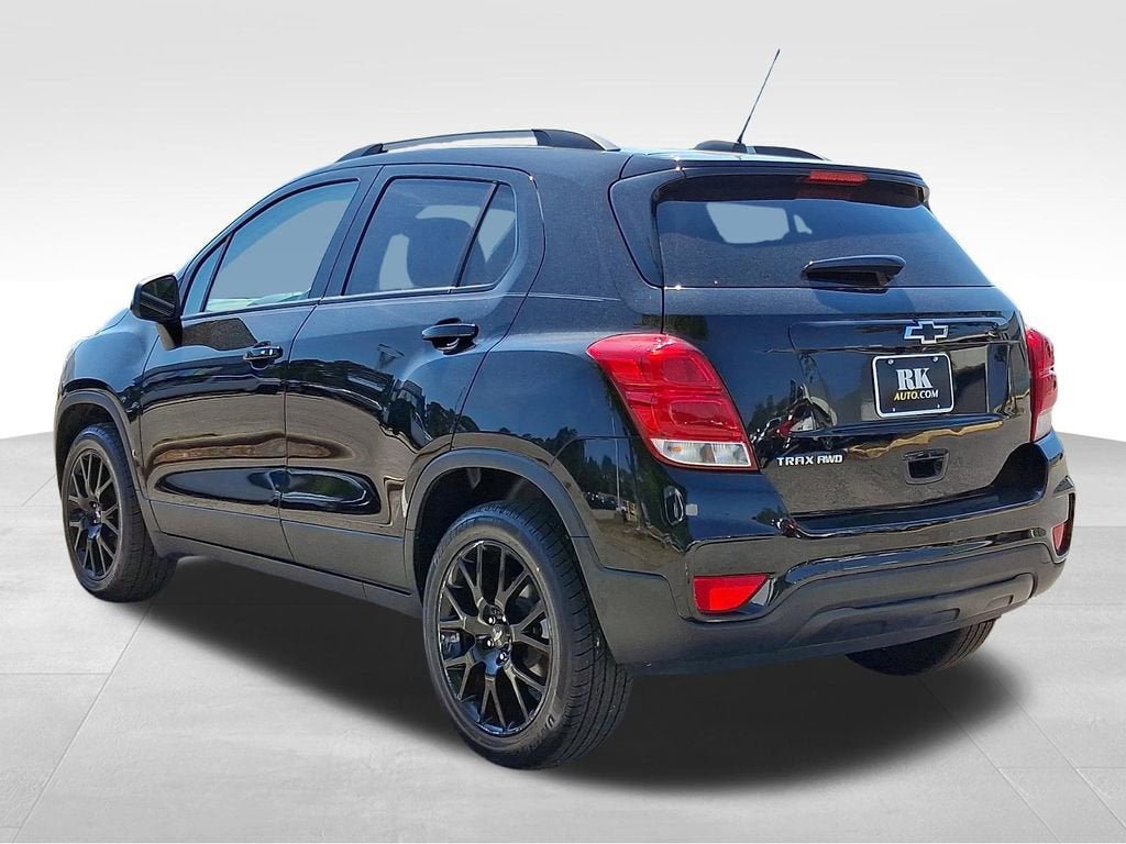 Certified 2022 Chevrolet Trax LT w/ Midnight Edition AWD/4WD image 4