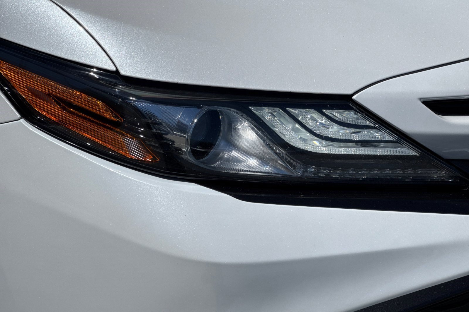 Used 2023 Toyota Camry XSE FWD image 10