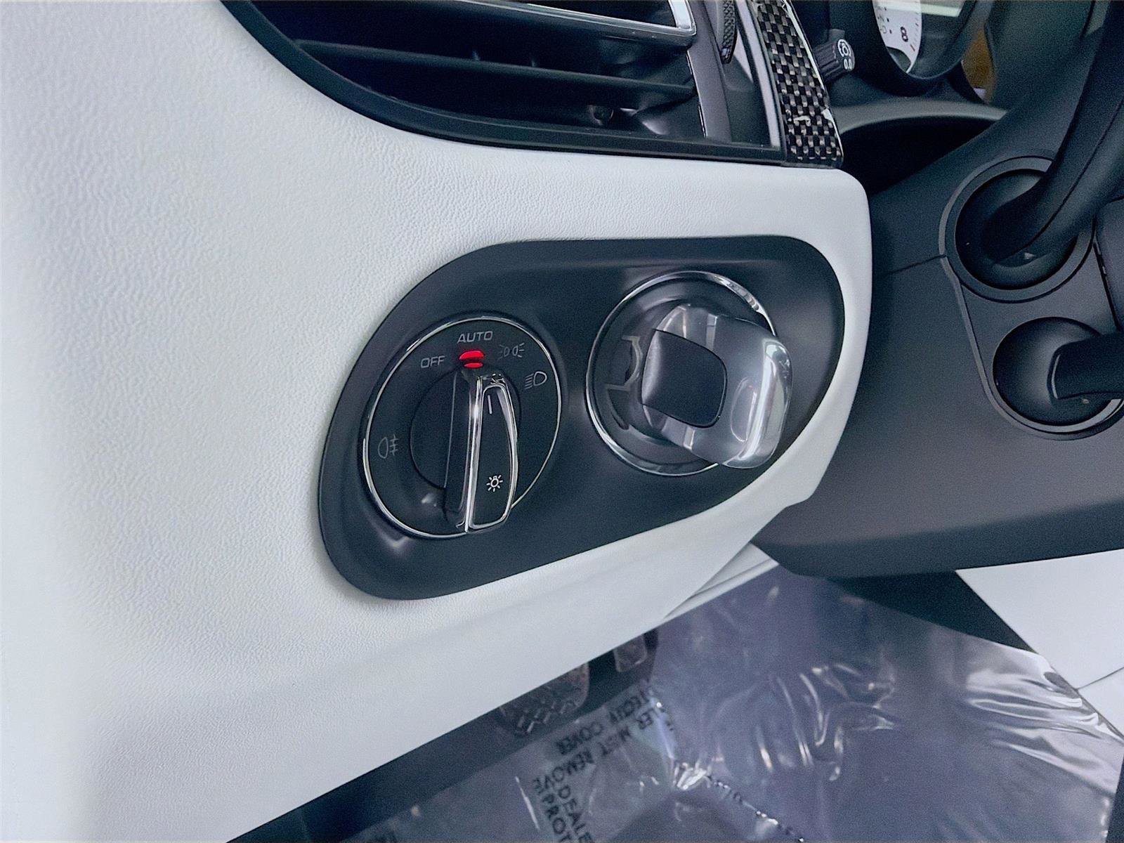 New 2026 Porsche Macan GTS image 11