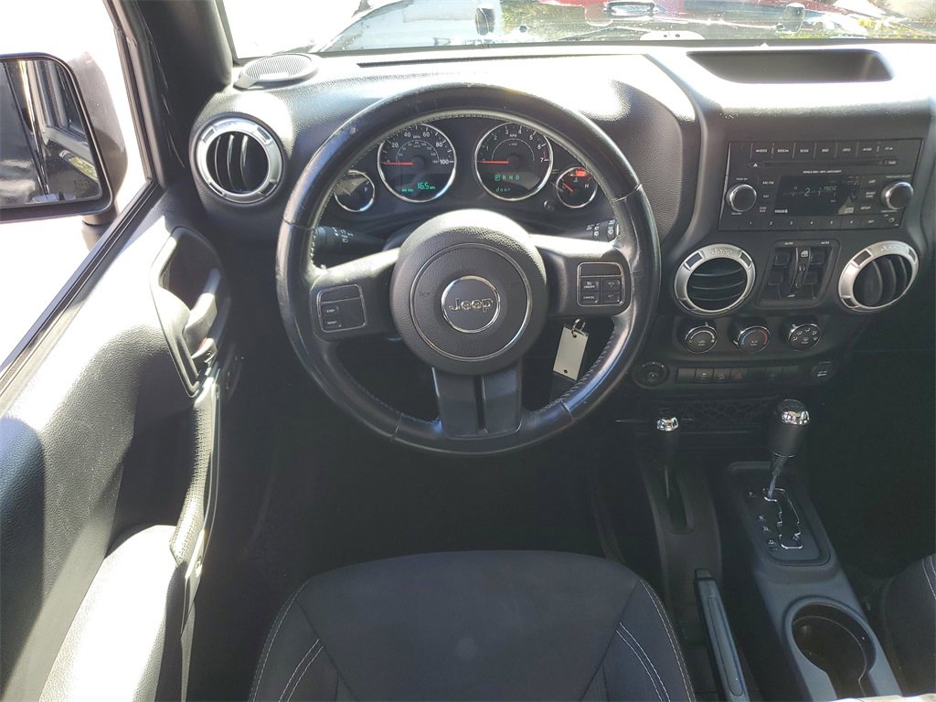 Used 2015 Jeep Wrangler Unlimited Sahara image 16