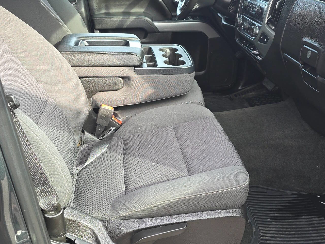 Used 2018 Chevrolet Silverado 1500 LT w/ All Star Edition image 23