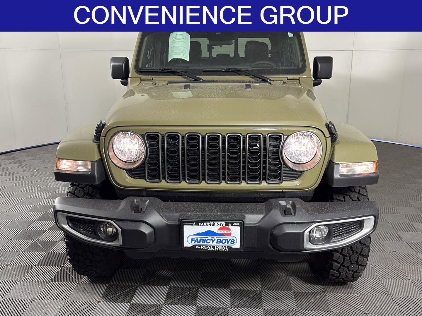 Used 2025 Jeep Gladiator Sport image 2