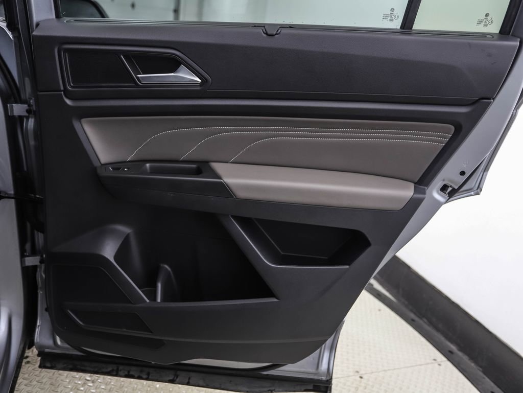 Used 2023 Volkswagen Atlas SE w/ Panoramic Sunroof Package image 24