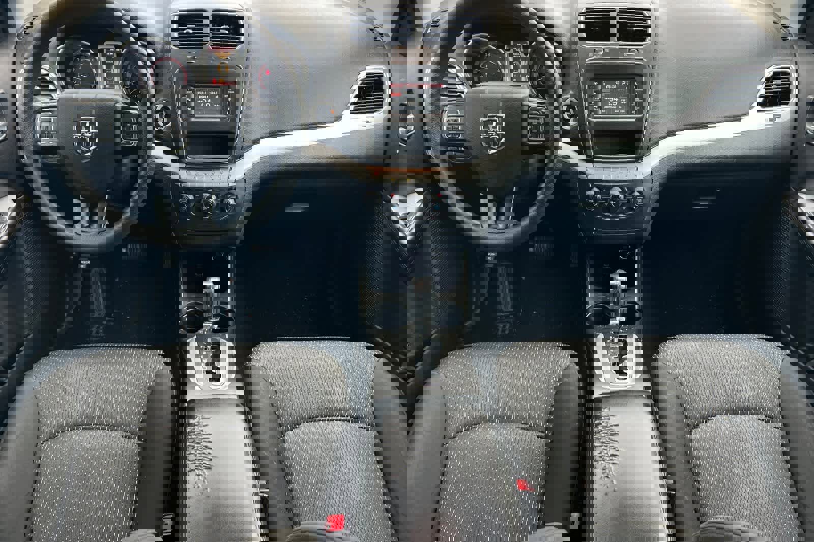 Used 2020 Dodge Journey SE w/ Blacktop Package image 4