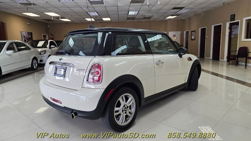 Used 2011 MINI Cooper Hardtop FWD image 4