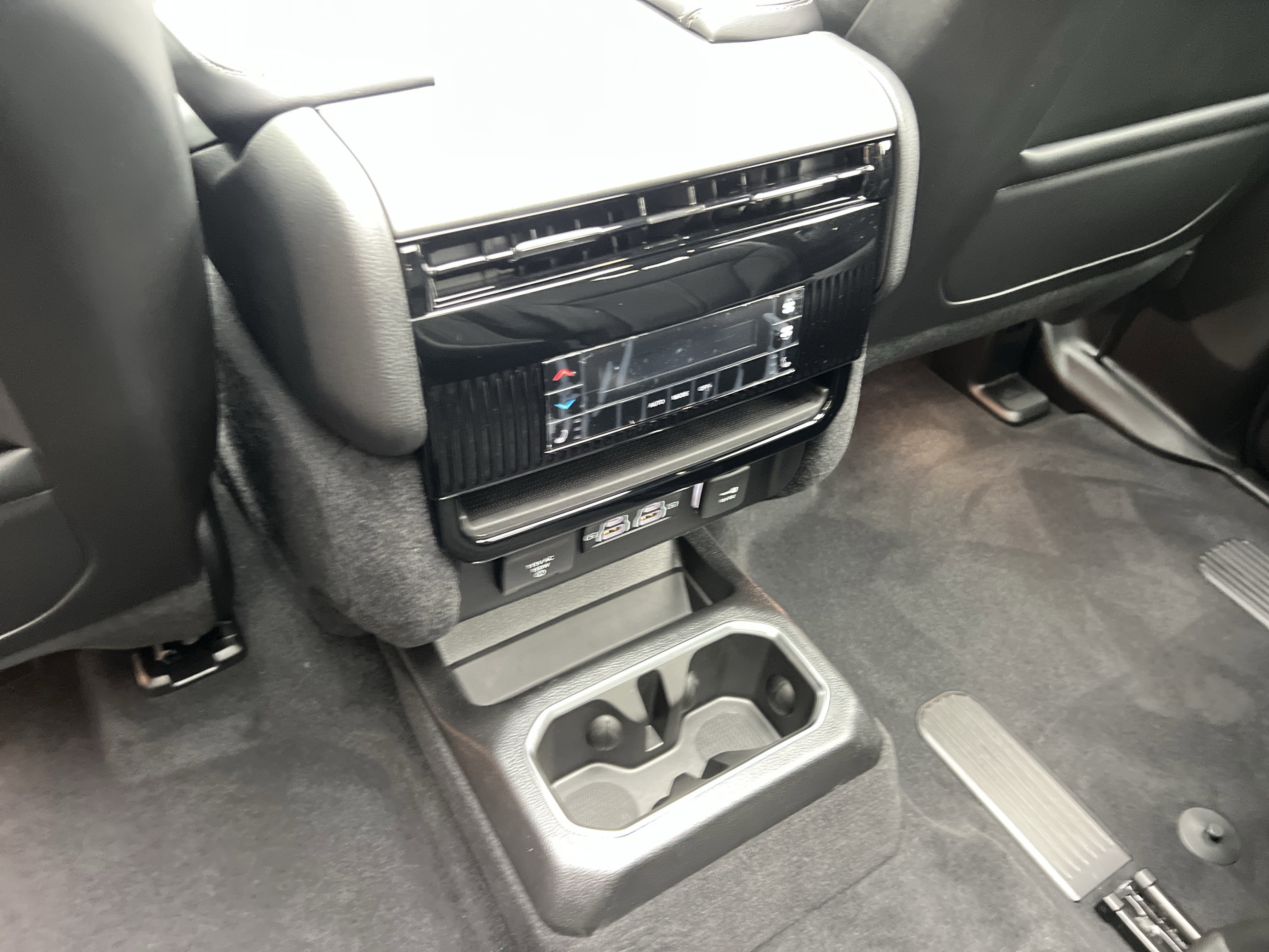 New 2026 Jeep Grand Wagoneer L Limited AWD/4WD image 22