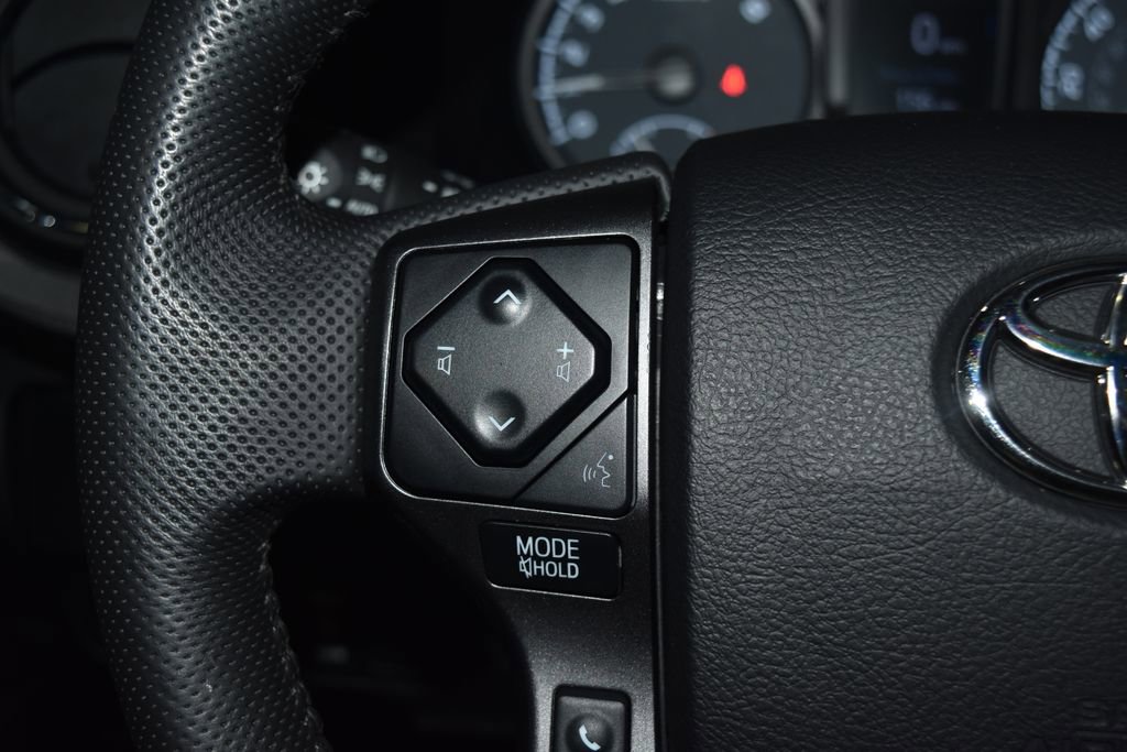 Used 2022 Toyota Tacoma TRD Sport image 7