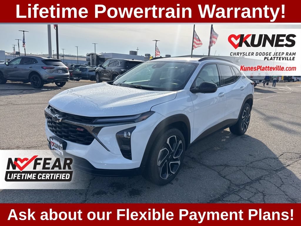 Used 2024 Chevrolet Trax RS w/ Sunroof Package FWD image 5