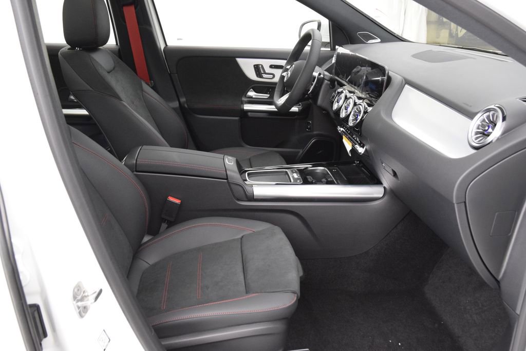 New 2026 Mercedes-Benz GLA 35 AMG 4MATIC image 16