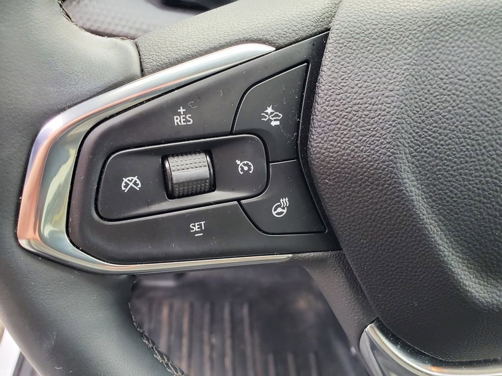 Used 2025 Chevrolet Trax ACTIV w/ Sunroof Package FWD image 16