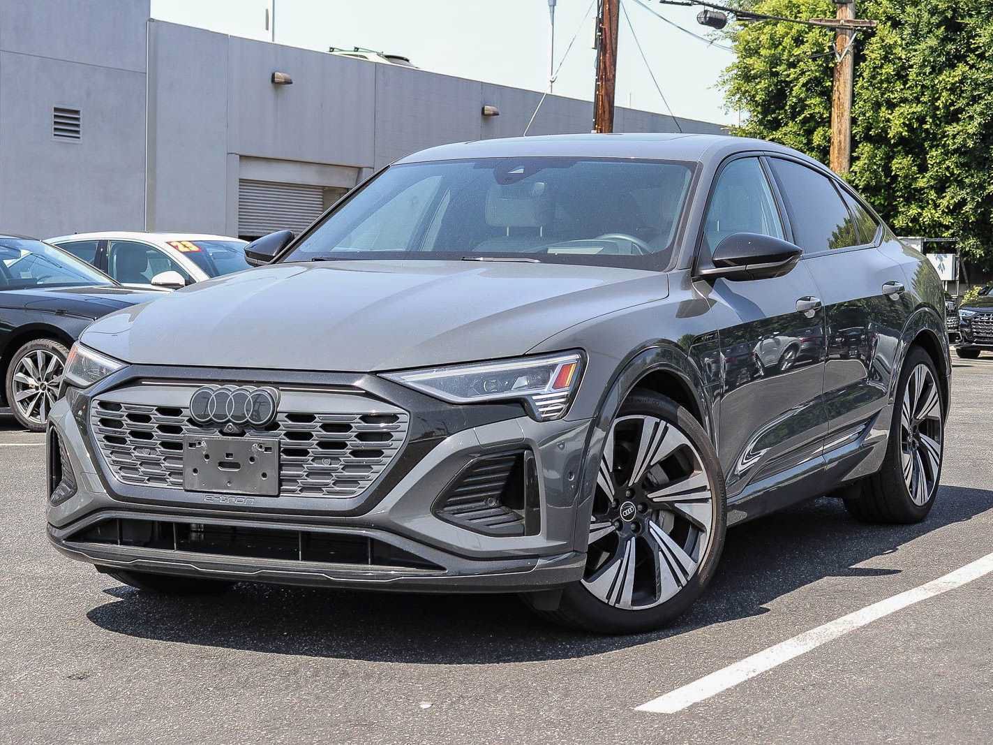 Used 2024 Audi Q8 e-tron Prestige w/ Prestige Package AWD/4WD video 1