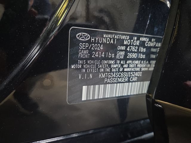 Used 2025 Genesis G70 2.5T RWD image 28