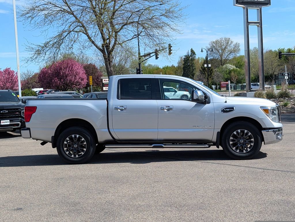 Used 2017 Nissan Titan SL w/ Off-Road Package AWD/4WD image 13