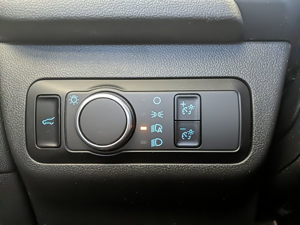 Used 2022 Ford Escape SE w/ SE Sport Appearance Package image 25