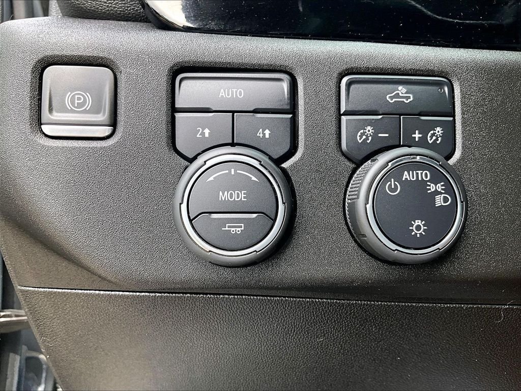 Used 2024 Chevrolet Silverado 1500 LT AWD/4WD image 26