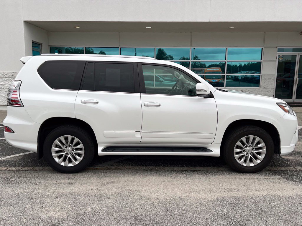 Used 2018 Lexus GX 460 Premium w/ Premium Package AWD/4WD image 3