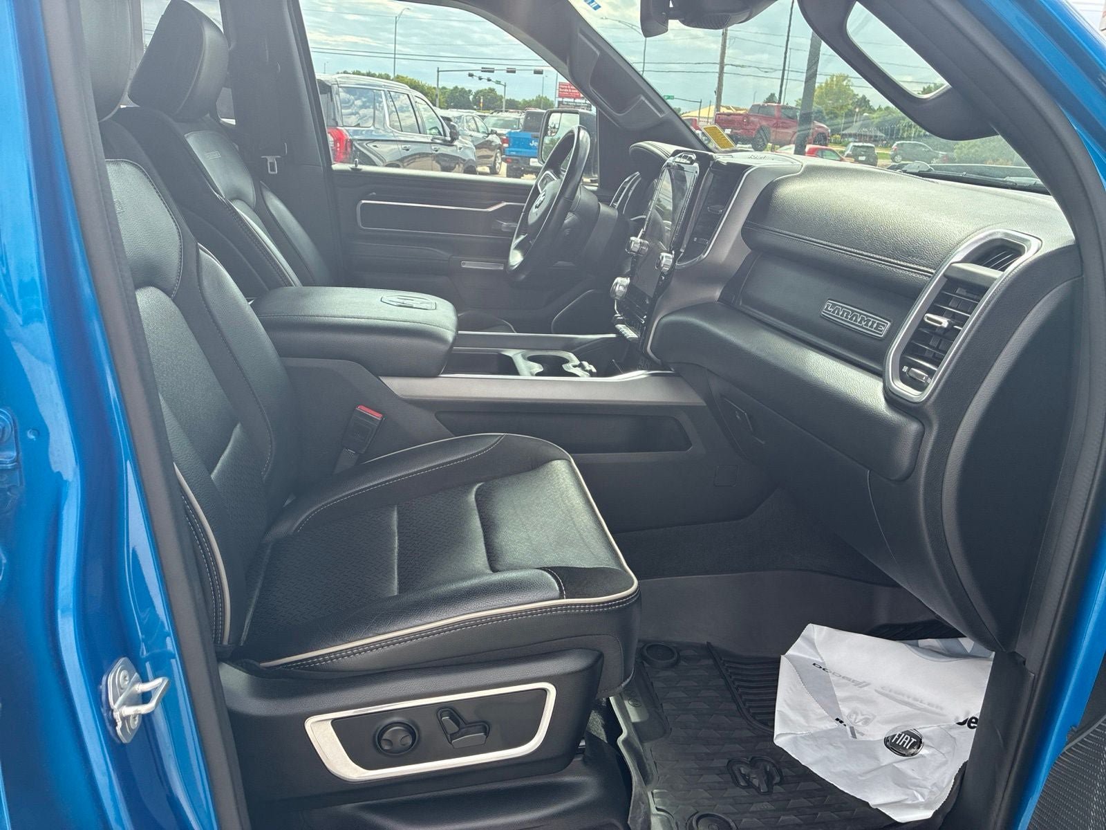 Used 2022 RAM 1500 Laramie w/ Sport Appearance Package AWD/4WD image 19