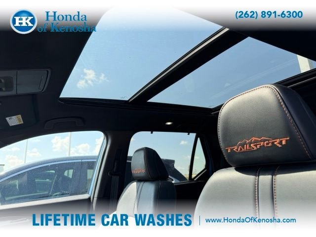 Used 2024 Honda Pilot TrailSport image 6
