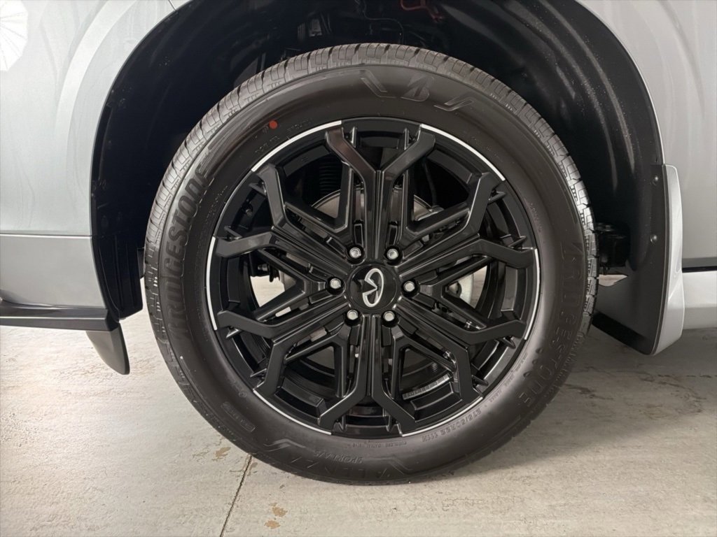 New 2026 INFINITI QX80 4WD image 8