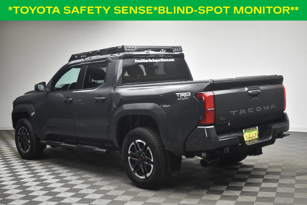 Used 2024 Toyota Tacoma TRD Sport AWD/4WD image 4