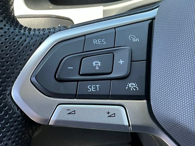 Certified 2023 Volkswagen Atlas SEL R-Line AWD/4WD image 30