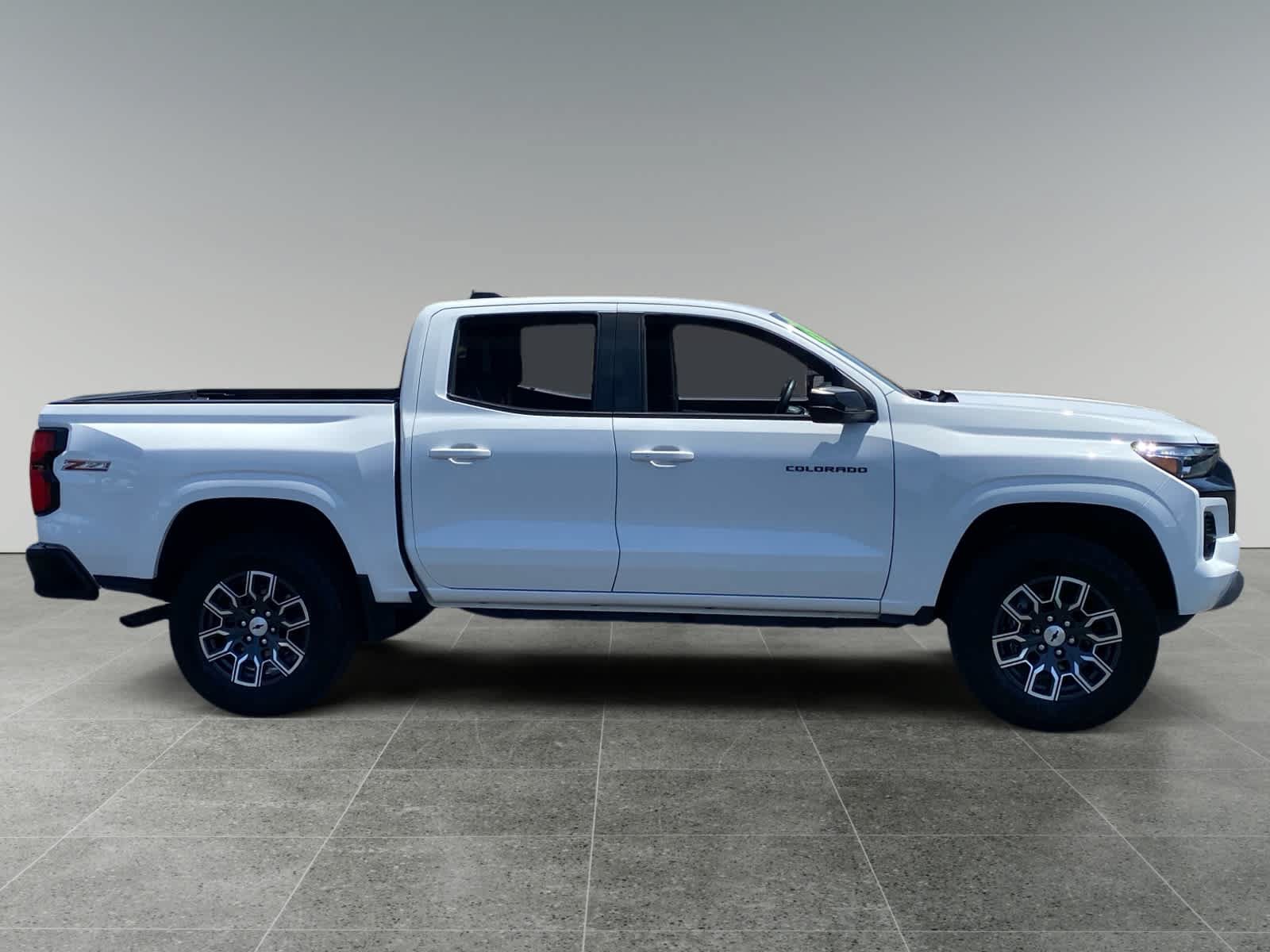 Used 2023 Chevrolet Colorado Z71 w/ Advanced Trailering Package AWD/4WD image 6