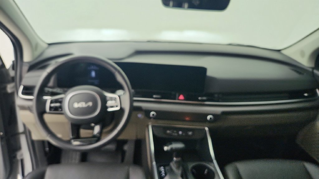 Used 2026 Kia Carnival EX FWD image 22
