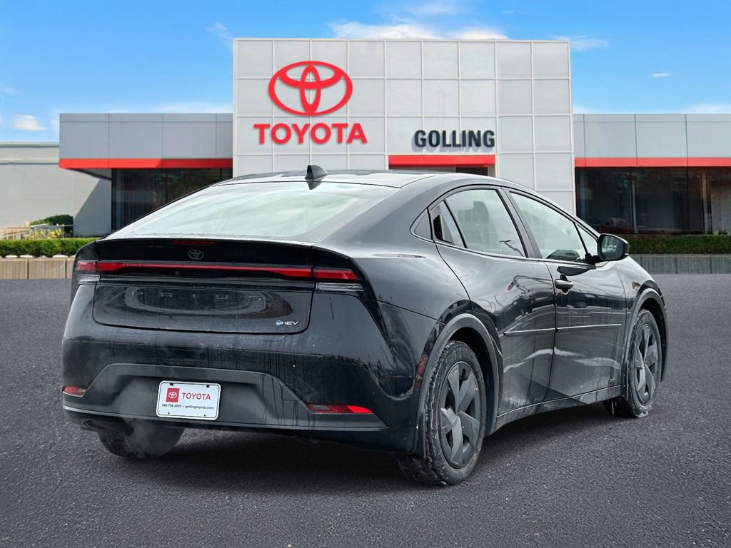 Used 2025 Toyota Prius LE image 5