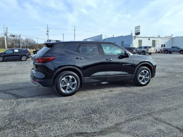 Used 2025 Chevrolet Blazer LT FWD image 18