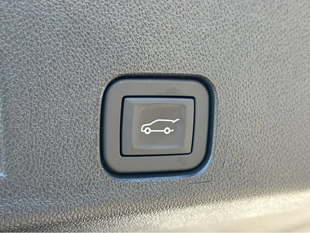 New 2026 GMC Acadia Denali Ultimate w/ LPO, Floor Liner Package AWD/4WD image 13