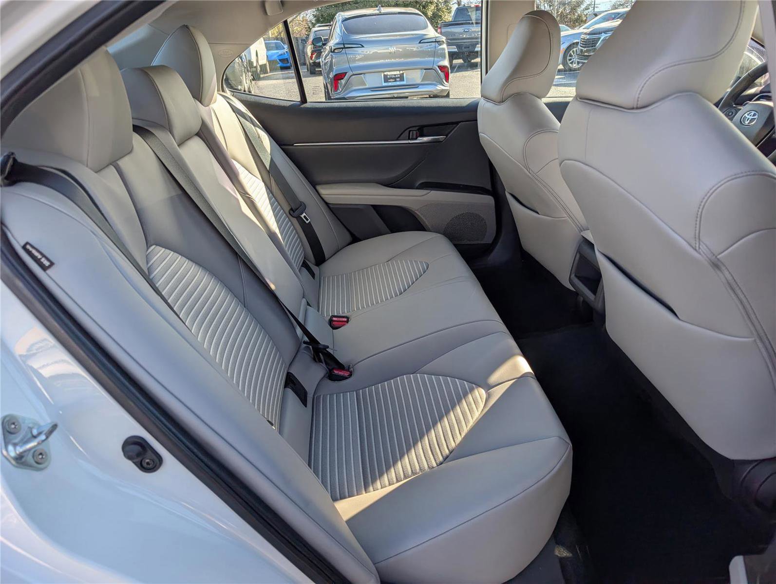 Used 2022 Toyota Camry SE image 12