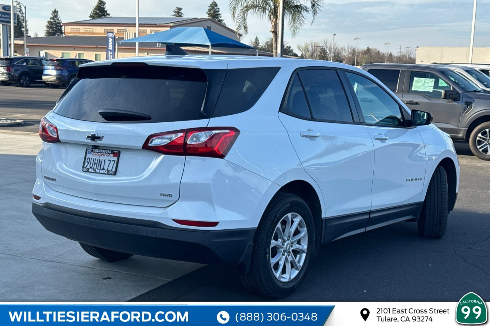 Used 2019 Chevrolet Equinox LS w/ LS Convenience Package image 4