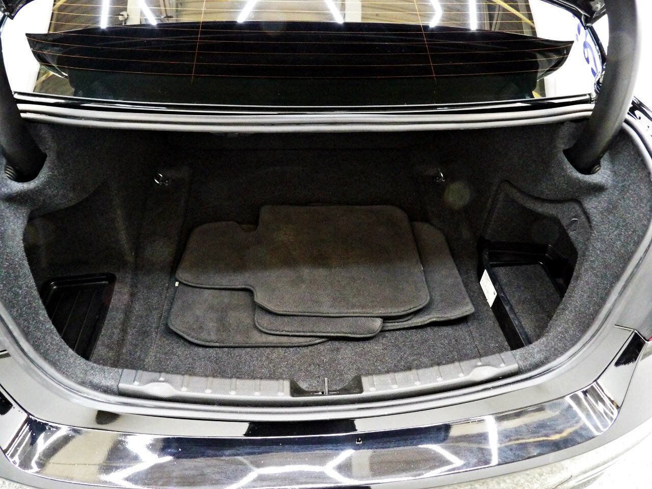 Used 2018 BMW 320i Sedan image 13