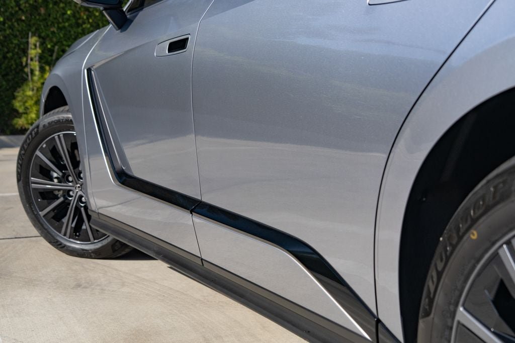 New 2026 Lexus ES 350e w/ Convenience Package FWD image 8