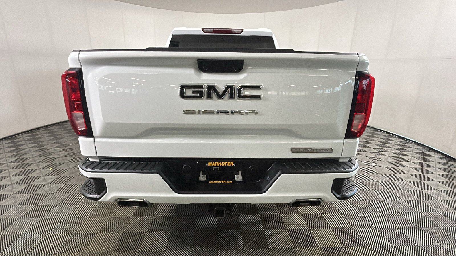 Used 2024 GMC Sierra 1500 Elevation w/ X31 Off-Road Package AWD/4WD image 4