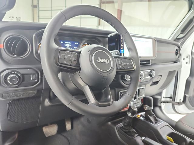 Used 2025 Jeep Wrangler Unlimited Rubicon AWD/4WD image 18