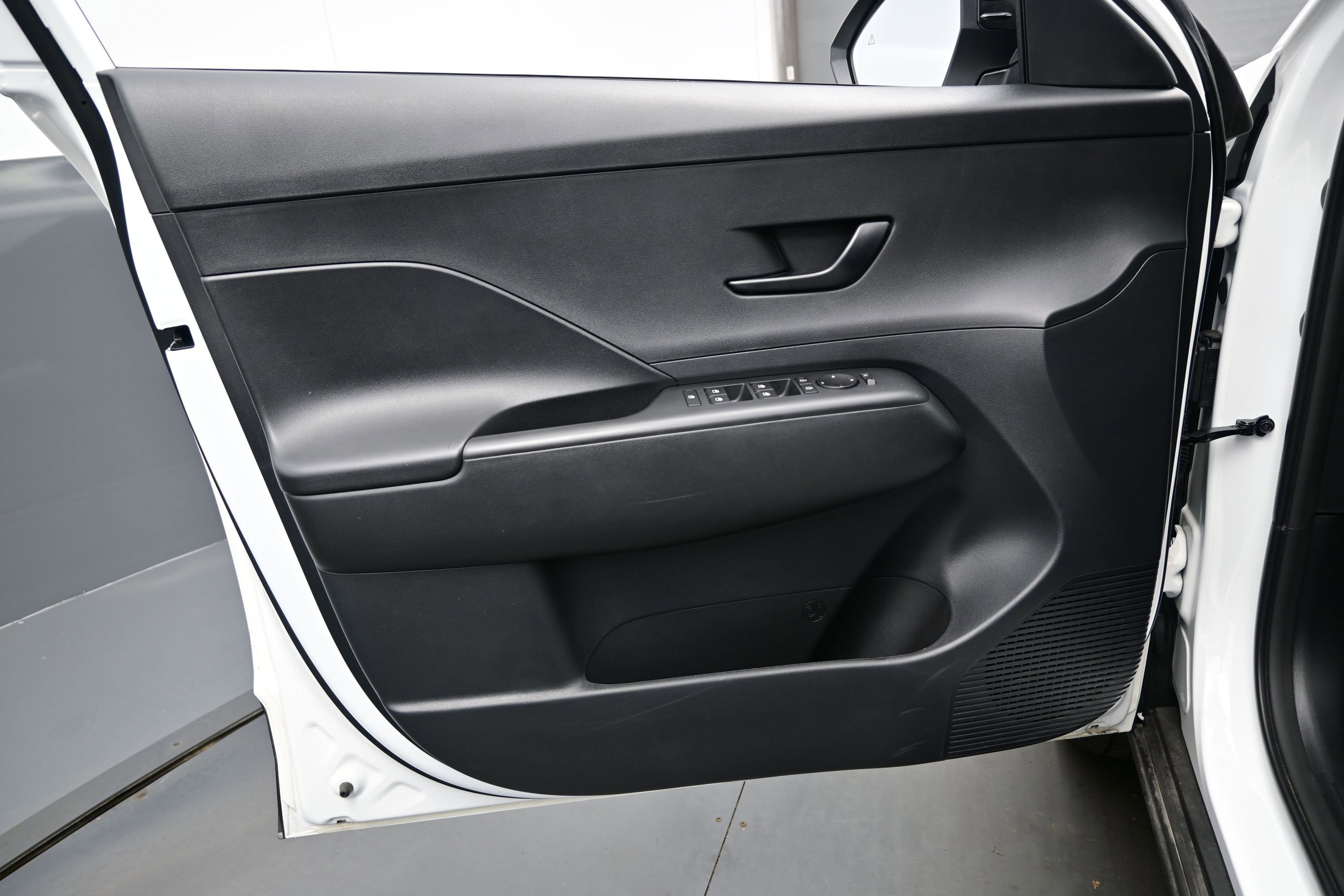 Certified 2026 Hyundai Kona SEL Sport AWD/4WD image 9