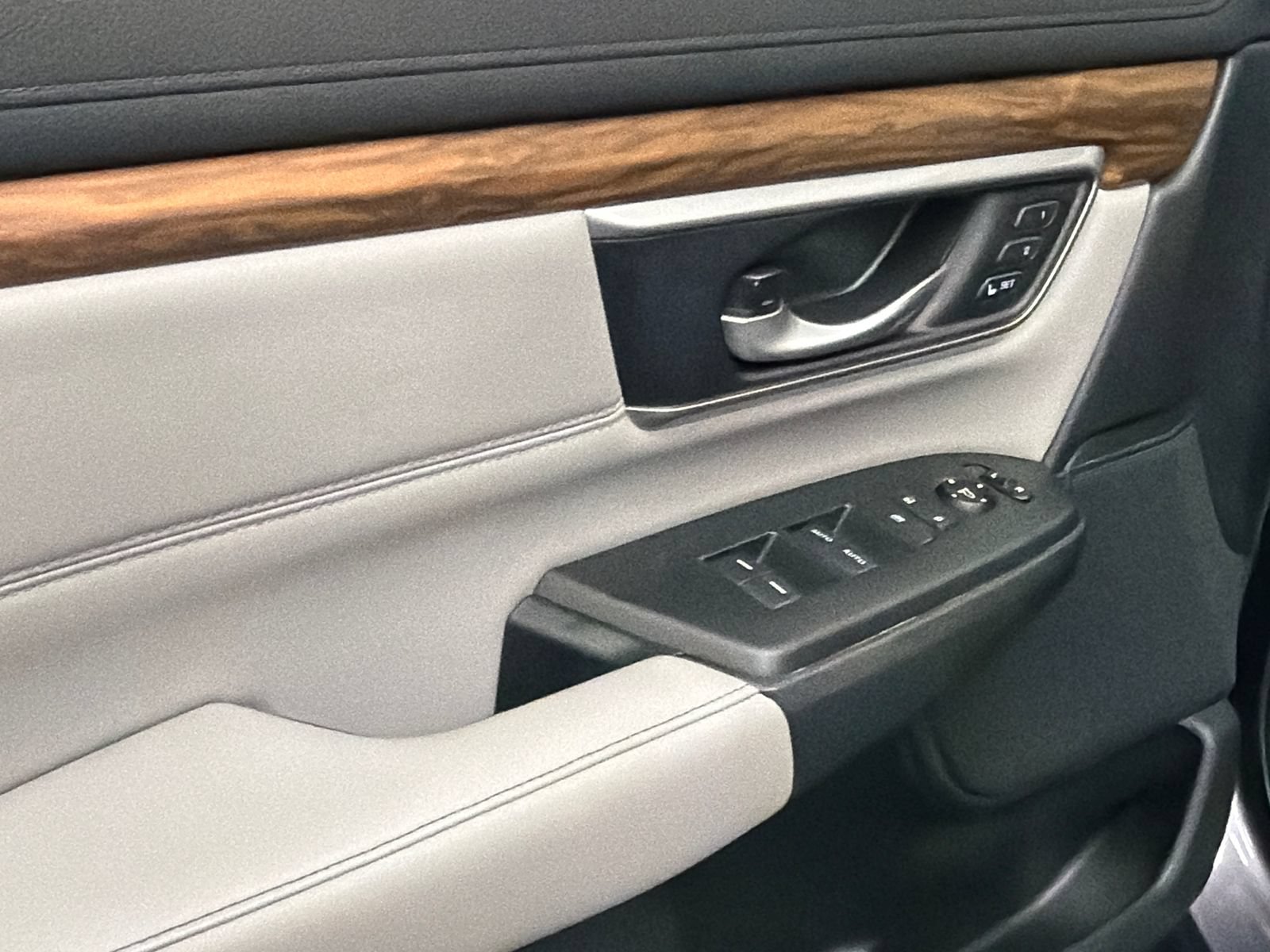 Used 2020 Honda CR-V EX-L image 17