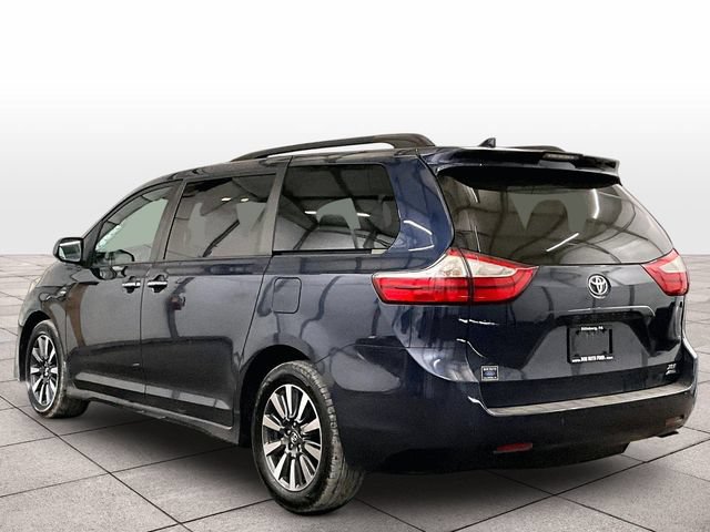 Used 2018 Toyota Sienna XLE w/ XLE Navigation Package AWD/4WD image 11
