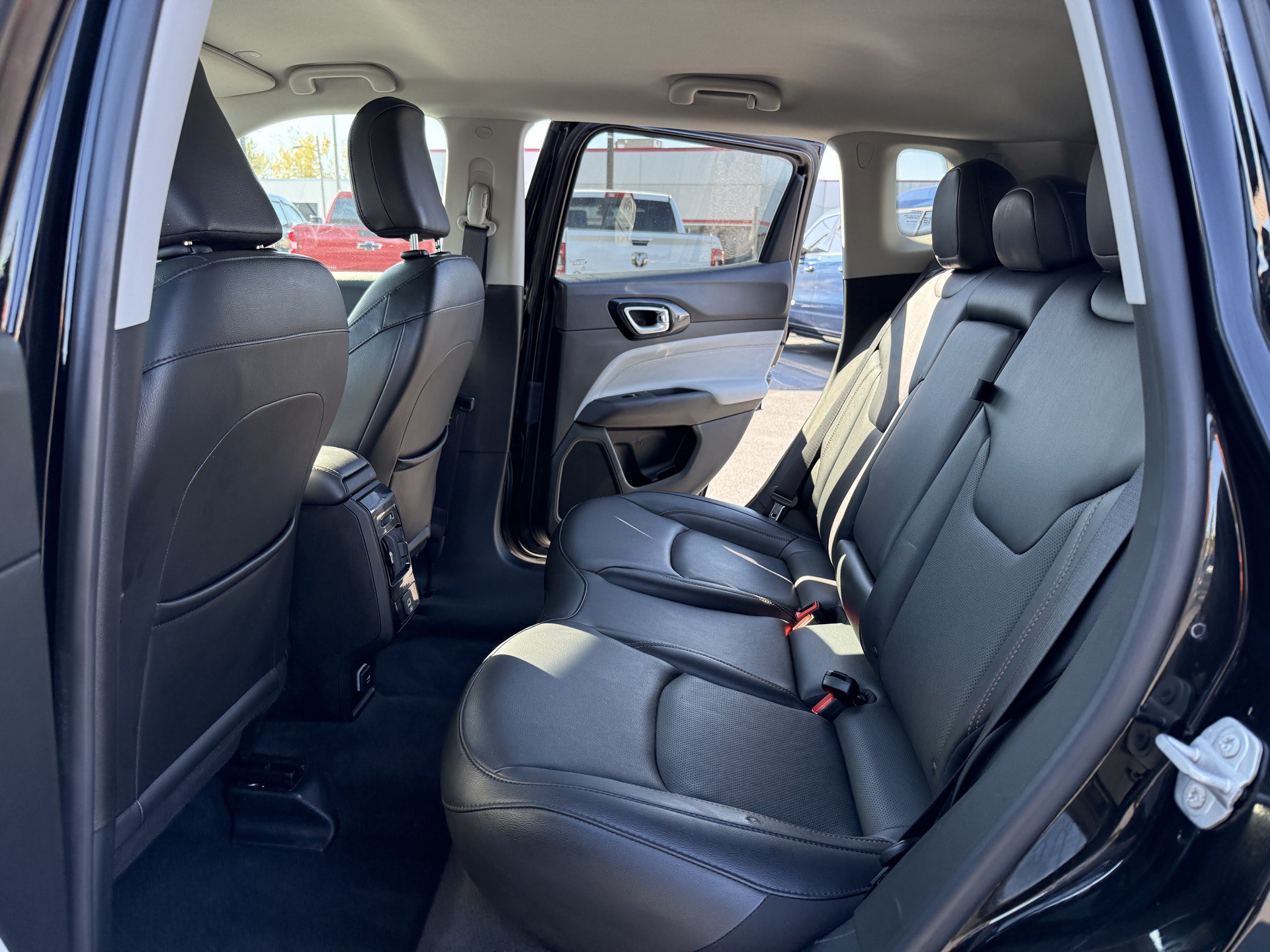 Used 2022 Jeep Compass Limited AWD/4WD image 29